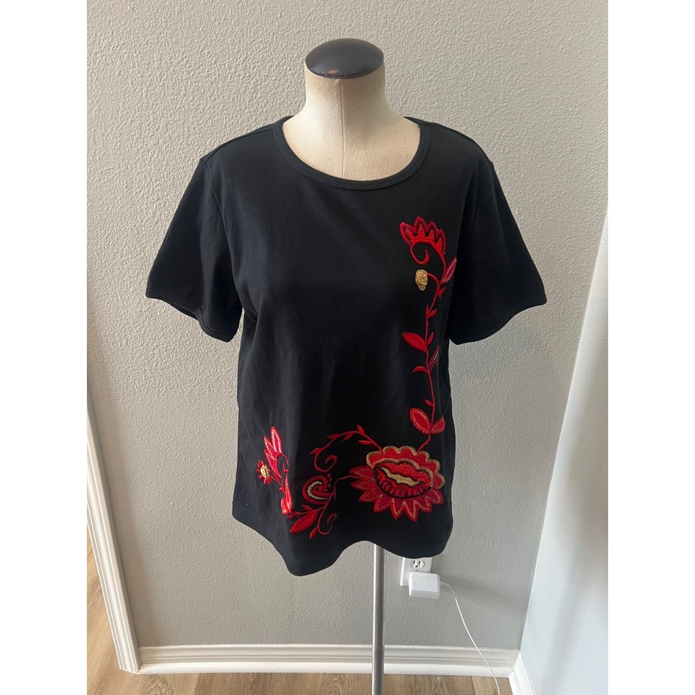 Indigo Moon Women's Black Tee Red Embroidered Floral Design Size Medium
